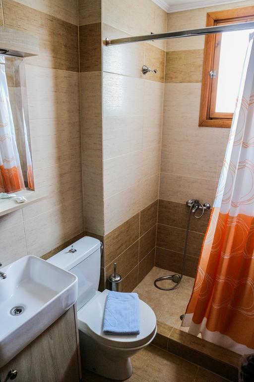 Hotel Elatofilito Athamanio Bagian luar foto