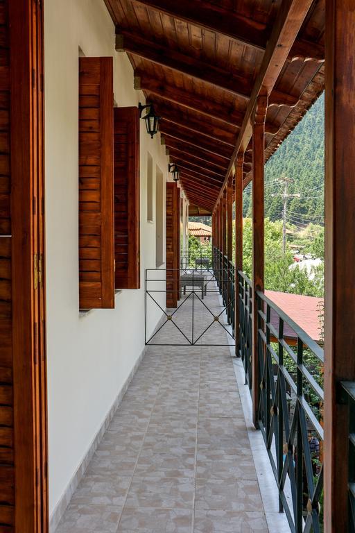 Hotel Elatofilito Athamanio Bagian luar foto
