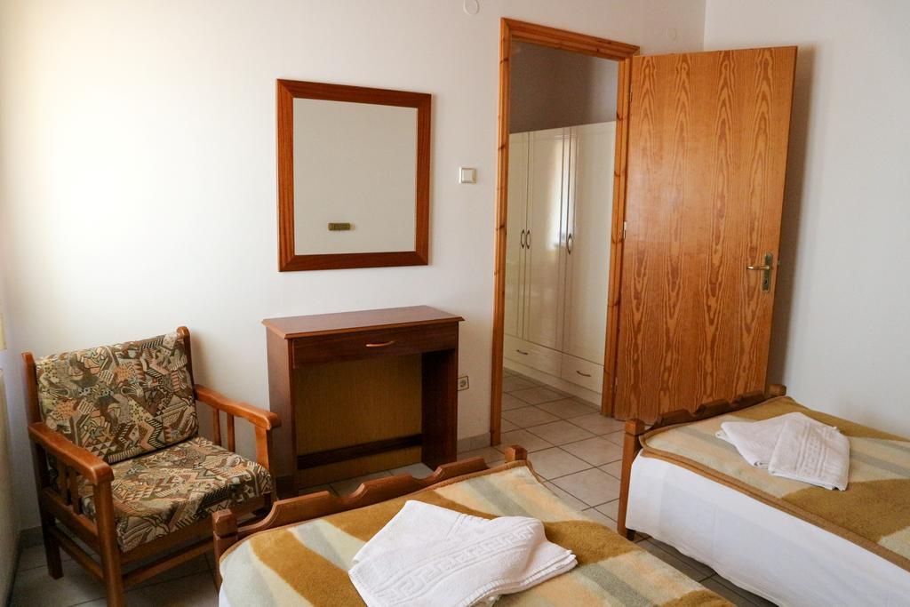 Hotel Elatofilito Athamanio Bagian luar foto